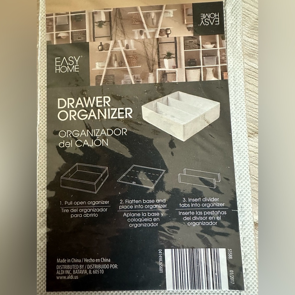 EASY HOME DRAWER ORGANIZER NWT 
• Collapsible design • Dividers are adjustable